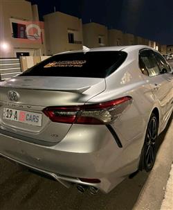 تۆیۆتا کامری